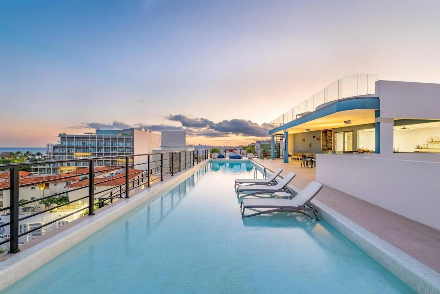 Oceanview 1-Br Beach Condo Playa del Carmen