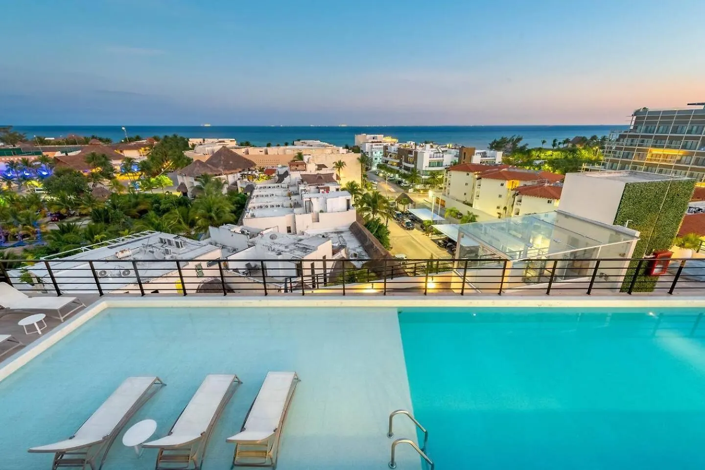 Oceanview 1-Br Beach Condo Playa del Carmen Mexico