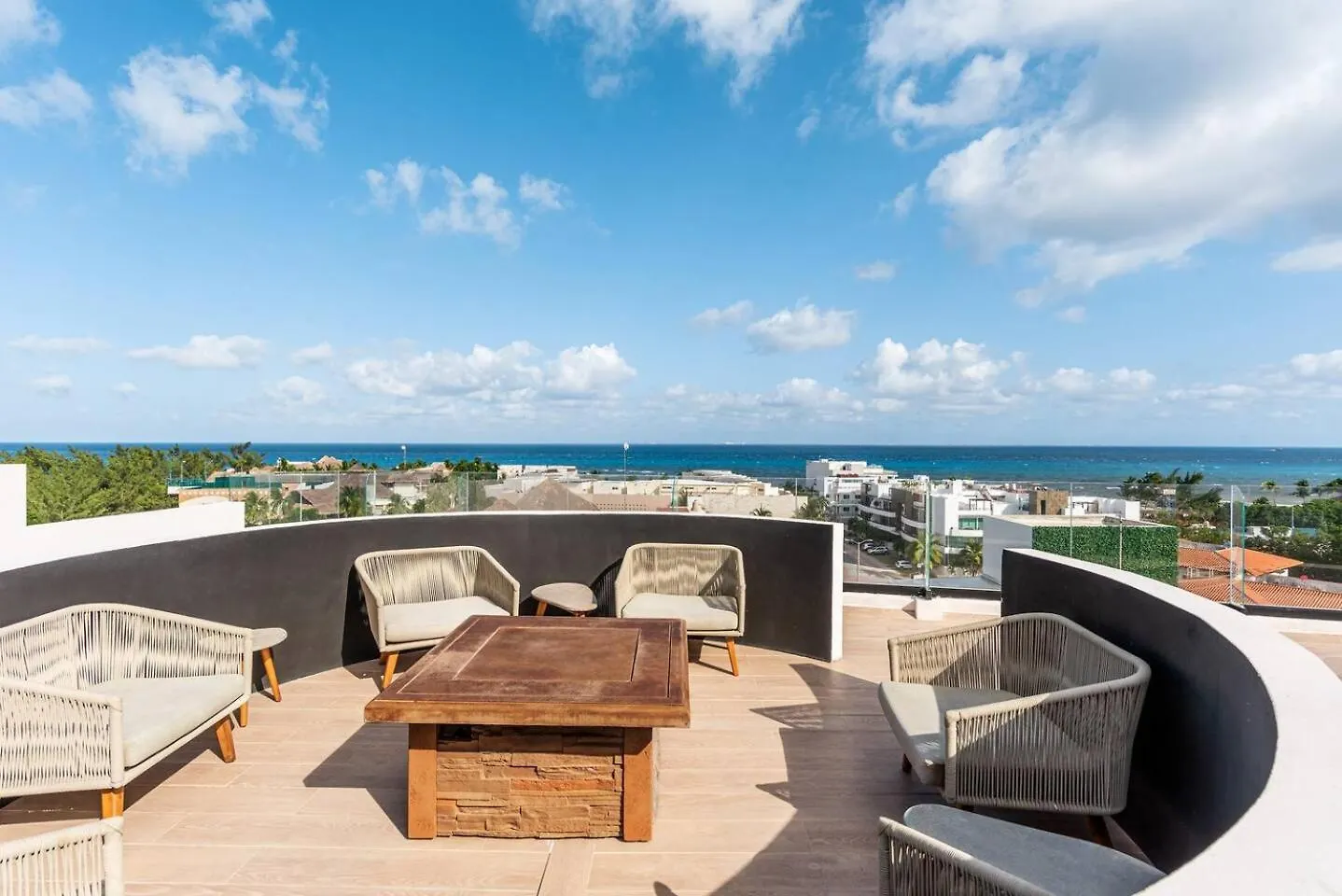 Oceanview 1-Br Beach Condo Playa del Carmen