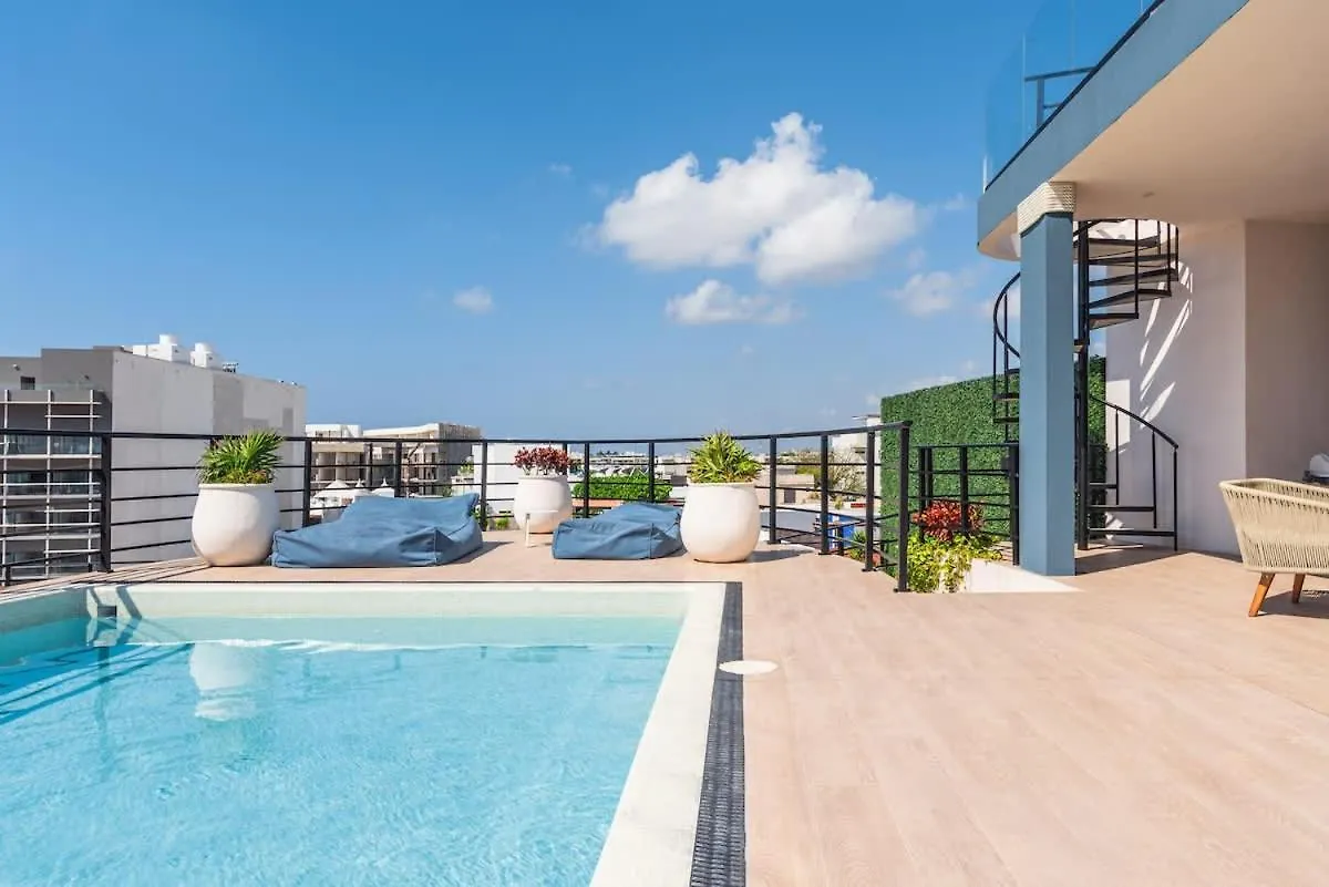 Oceanview 1-Br Beach Condo Playa del Carmen